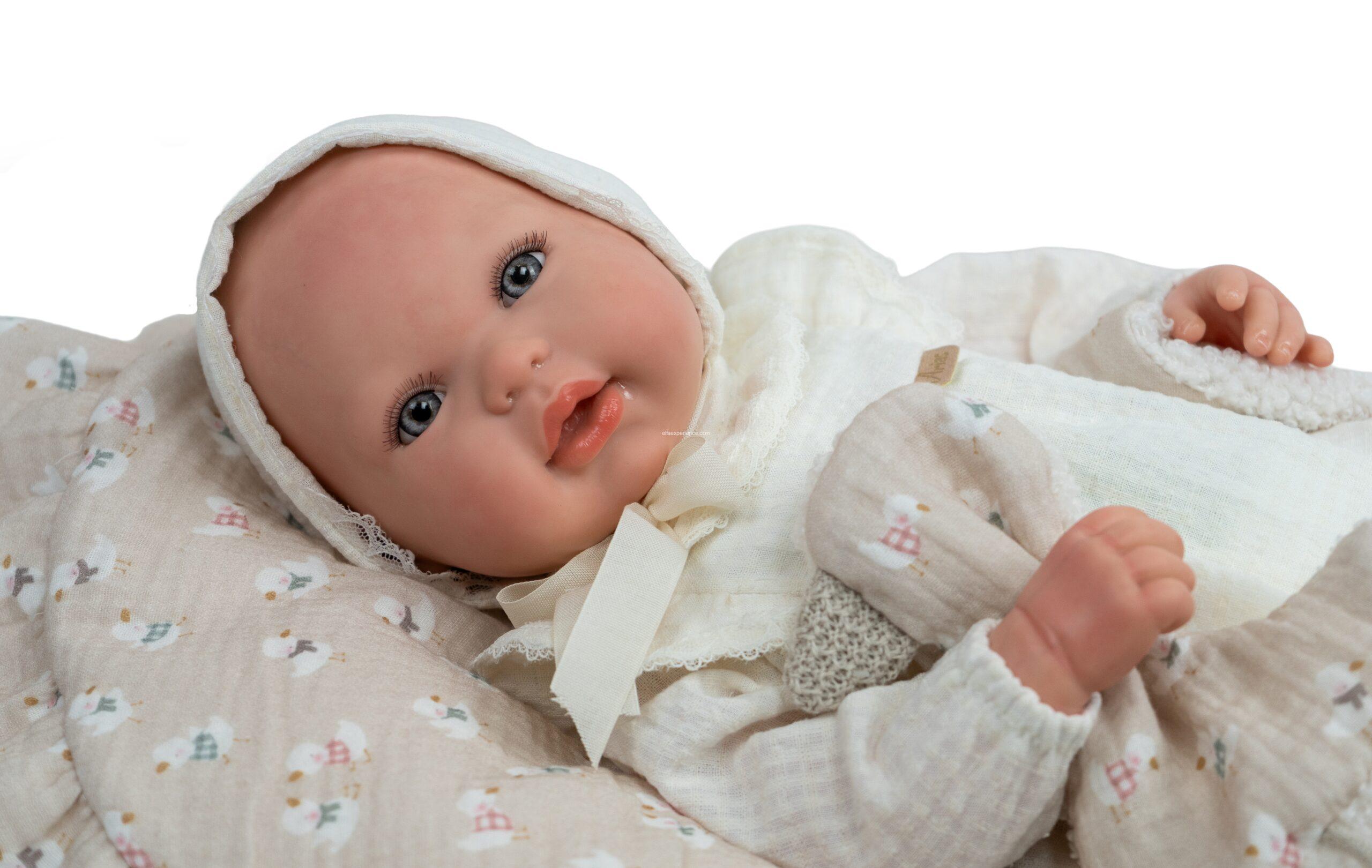98219 REBORN ARIAS 45 CM CAMILA BEIGE C/MANTA Y DOUDOU - Imagen 7
