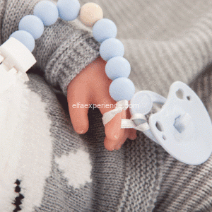 80114 Bebe Sweet Reborn Pipo Toquilla Gris 42cm - Imagen 2