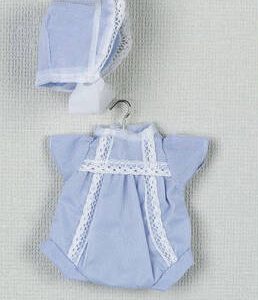 MJB25003 Mini pelele/capota organdi celeste