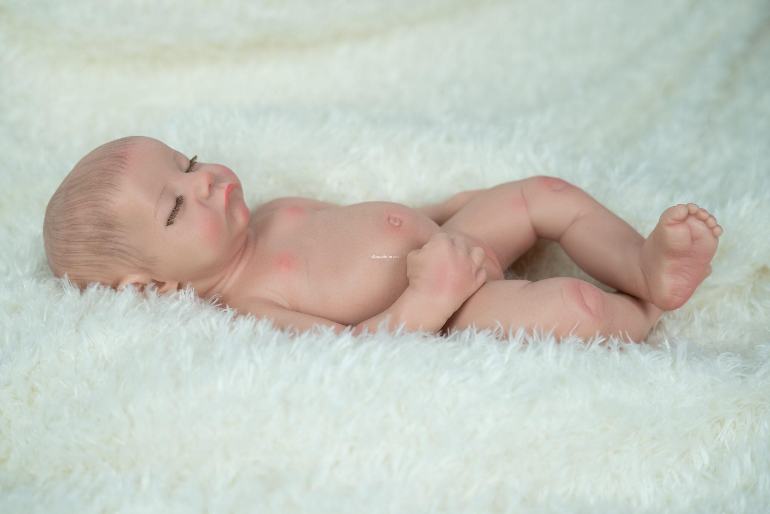 98206 REAL REBORN ARIAS ALMA 40 CM C/MANTA Y DOUDOU (Cuerpo Silicona, sexo niña) - Imagen 2